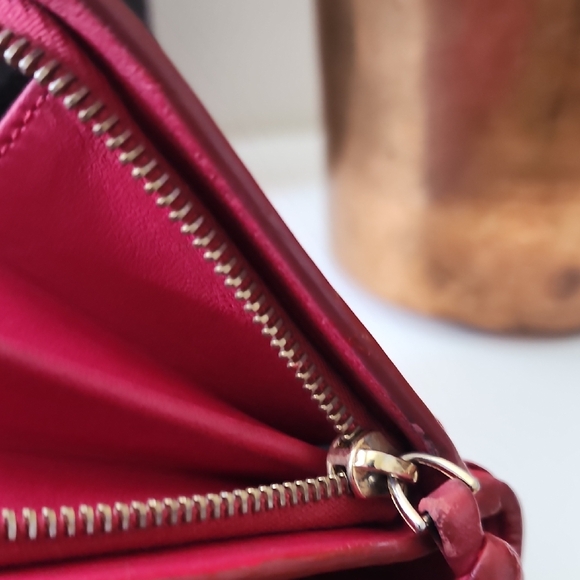 Bottega Veneta Red Leather Wallet with Intrecciato Pattern - Picture 14 of 14